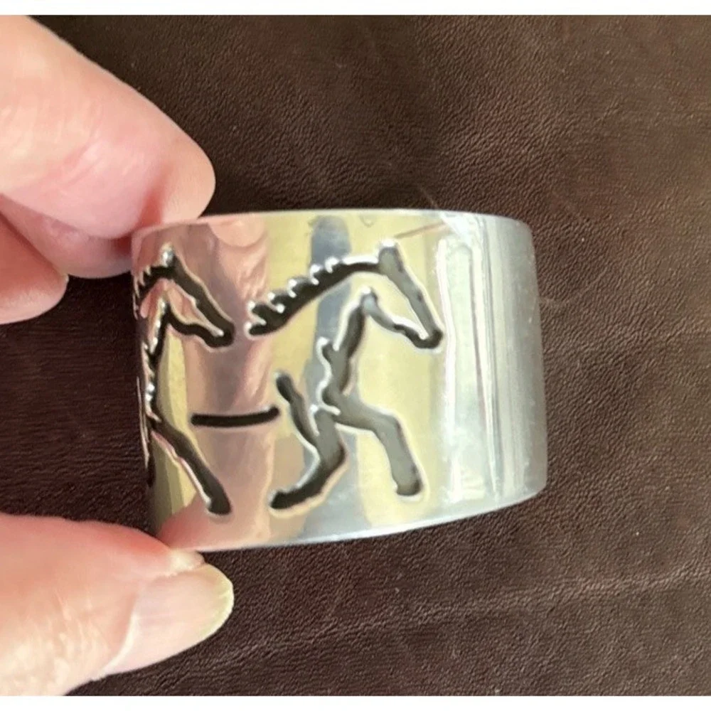 Napkin Rings Metal Silvertone Southwestern Running Horses Western Cowboy Set 5
